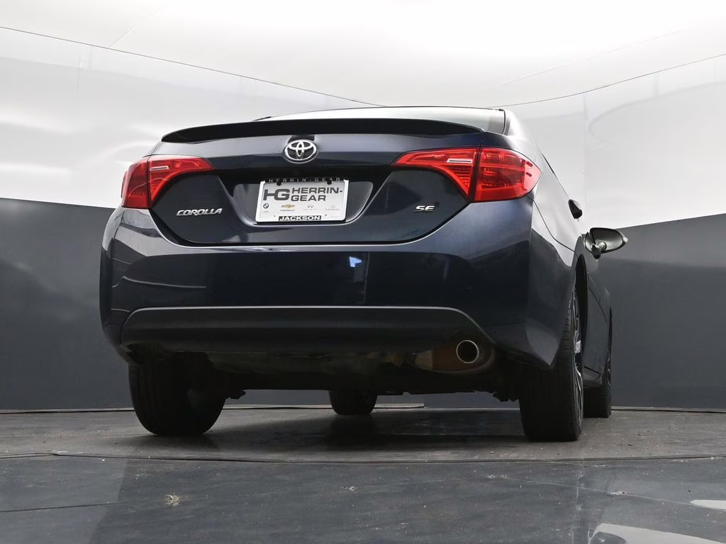 2018 Aqua Toyota Corolla SE FWD Sedan