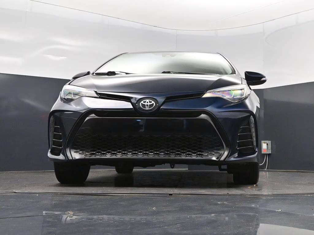2018 Aqua Toyota Corolla SE FWD Sedan