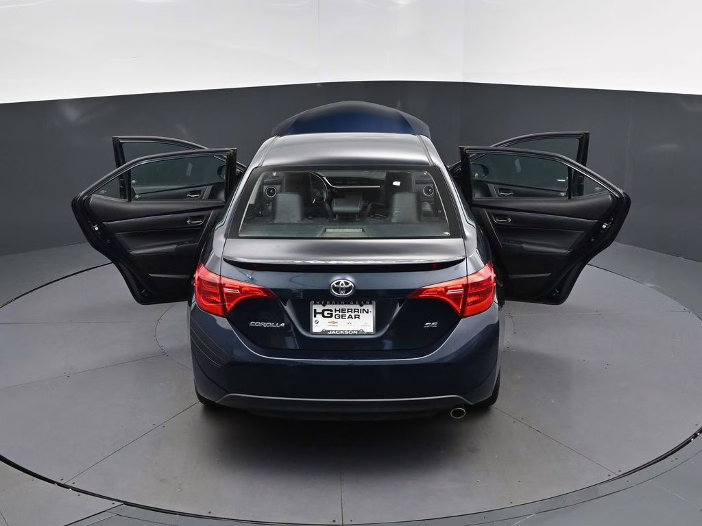 2018 Aqua Toyota Corolla SE FWD Sedan