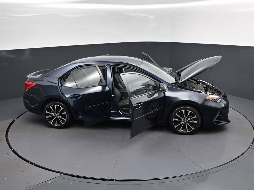 2018 Aqua Toyota Corolla SE FWD Sedan