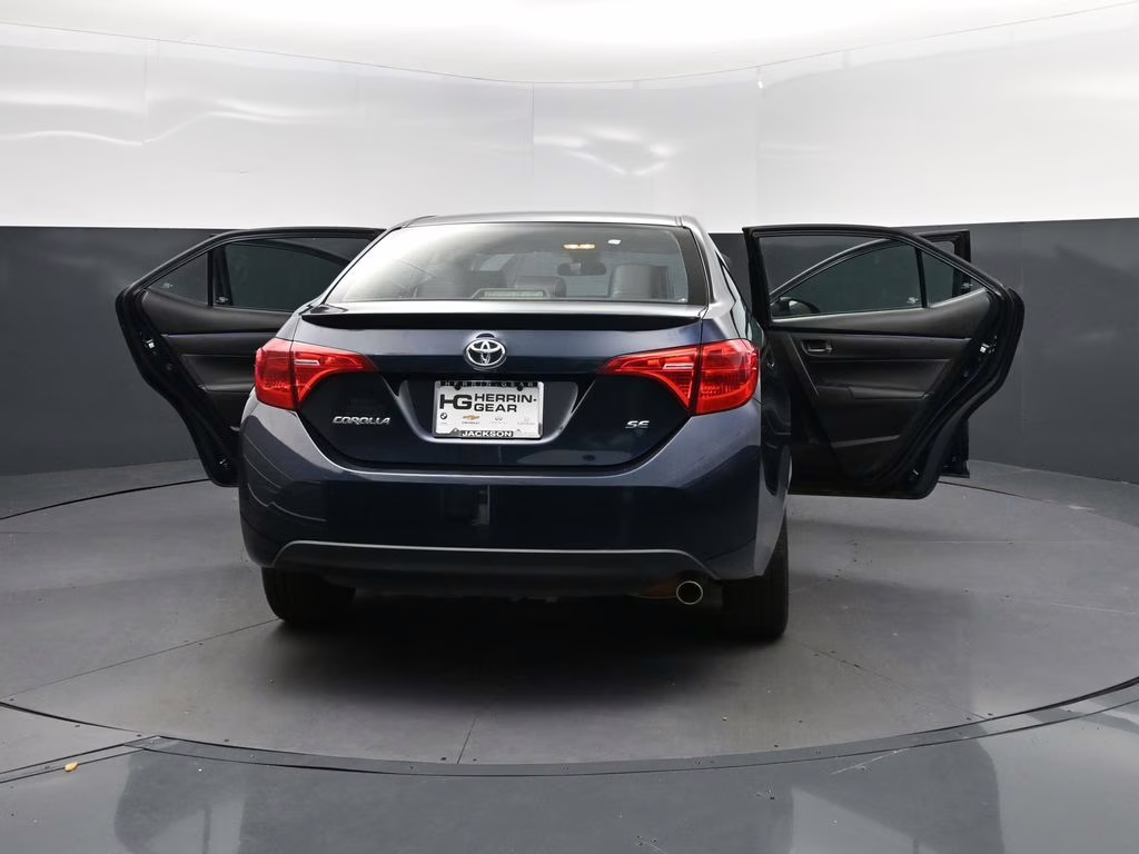 2018 Aqua Toyota Corolla SE FWD Sedan