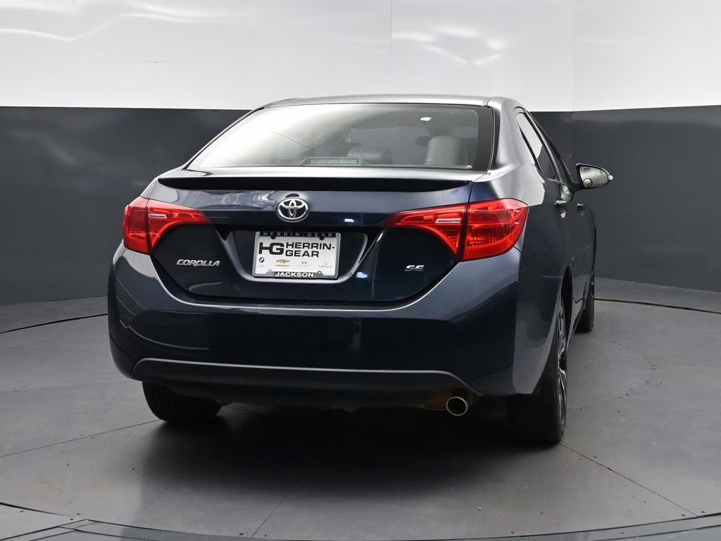 2018 Aqua Toyota Corolla SE FWD Sedan