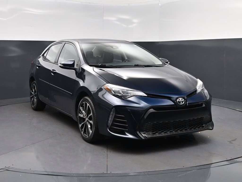 2018 Aqua Toyota Corolla SE FWD Sedan