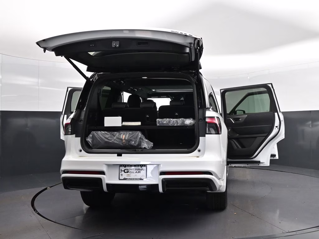 2026 White / Black INFINITI QX80 AUTOGRAPH 4X4 SUV