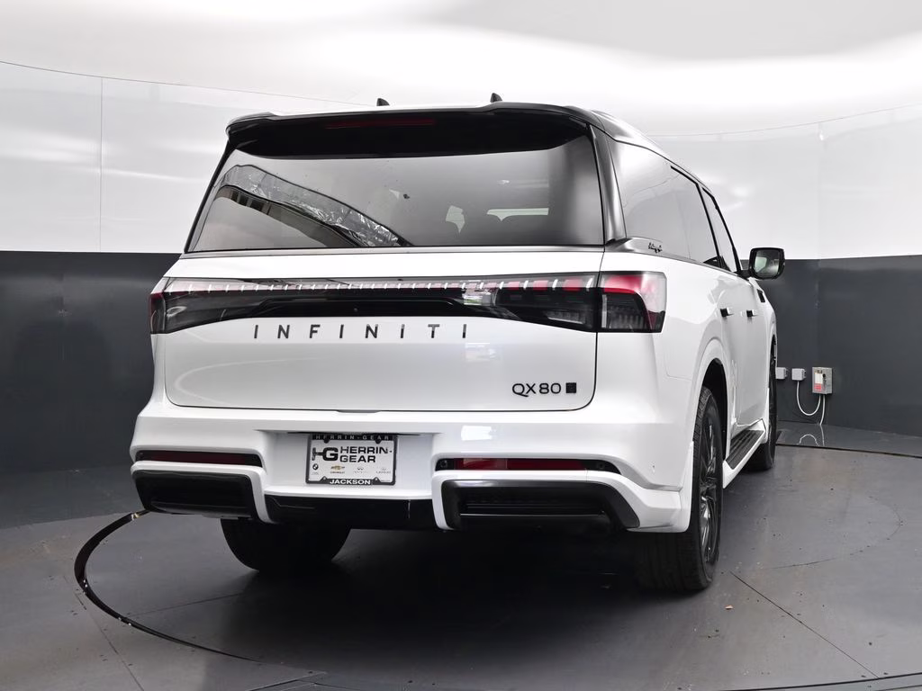 2026 White / Black INFINITI QX80 AUTOGRAPH 4X4 SUV