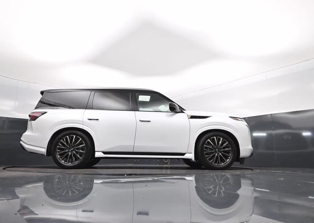 2026 White / Black INFINITI QX80 AUTOGRAPH 4X4 SUV