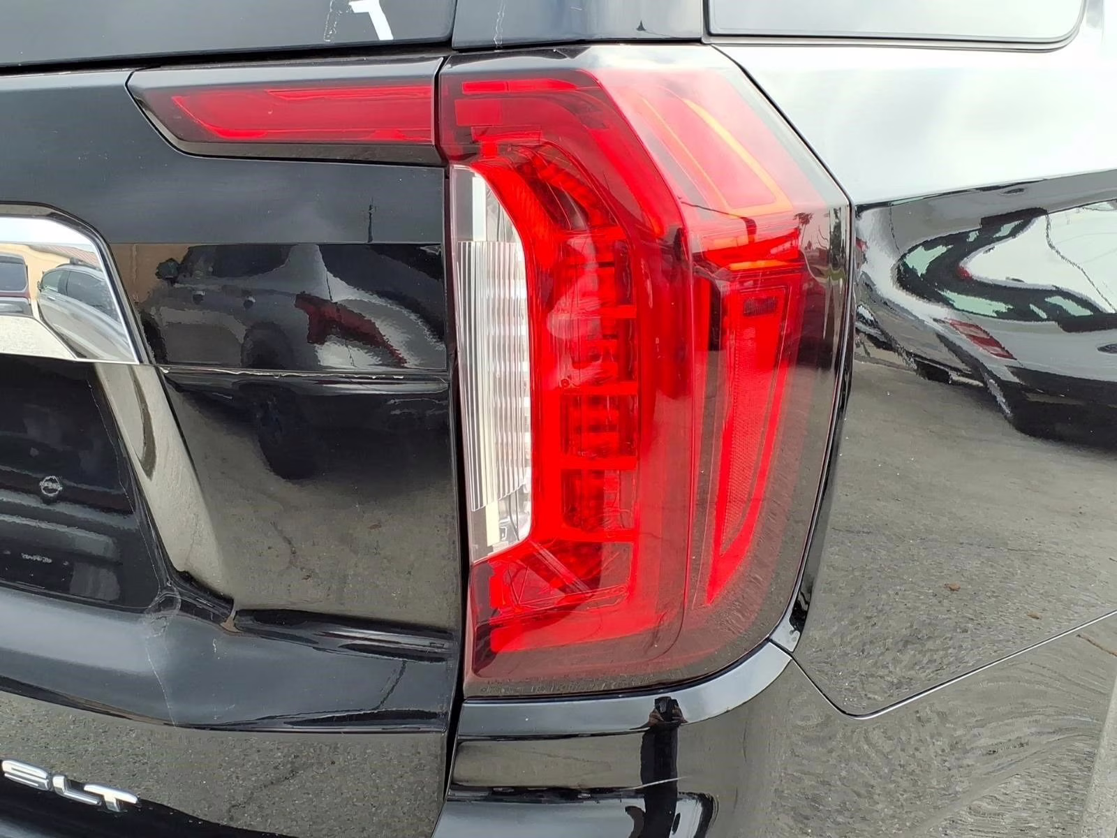 2022 Onyx Black GMC Yukon SLT 4X4 SUV