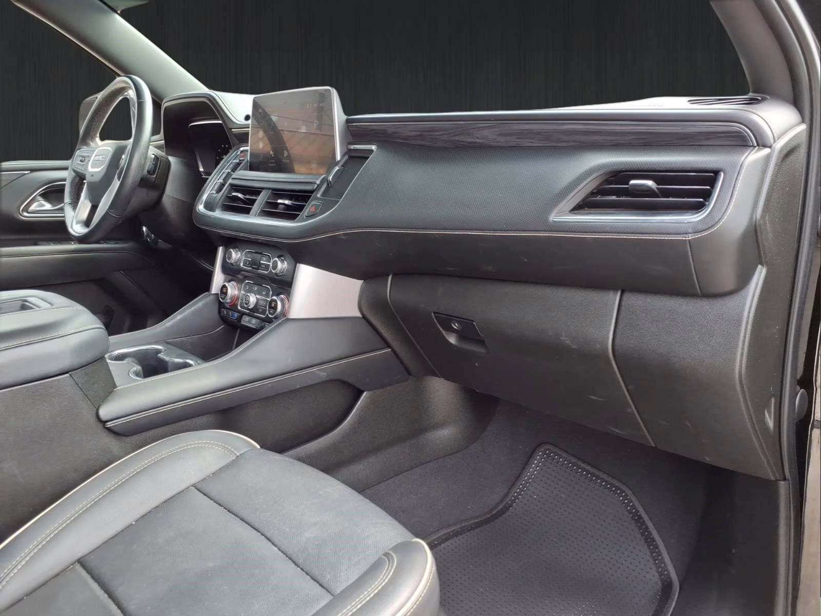 2022 Onyx Black GMC Yukon SLT 4X4 SUV