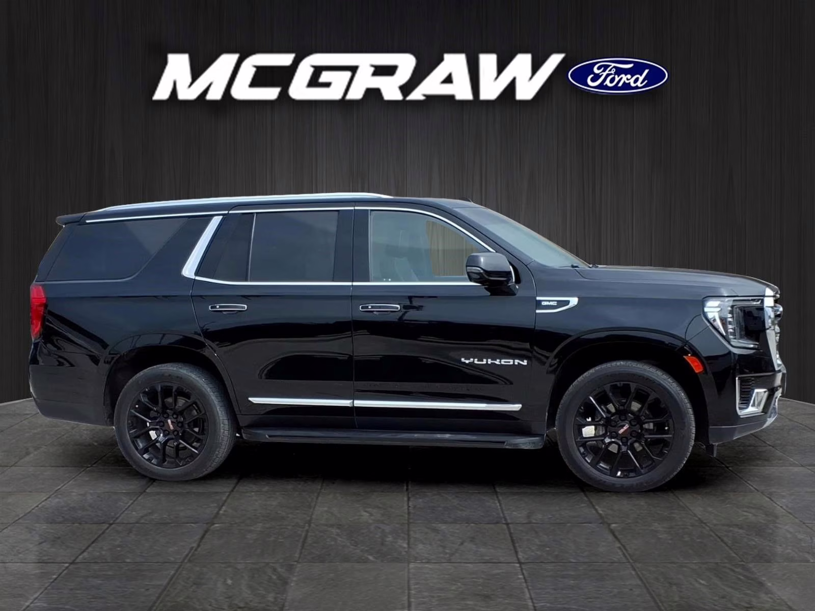 2022 Onyx Black GMC Yukon SLT 4X4 SUV