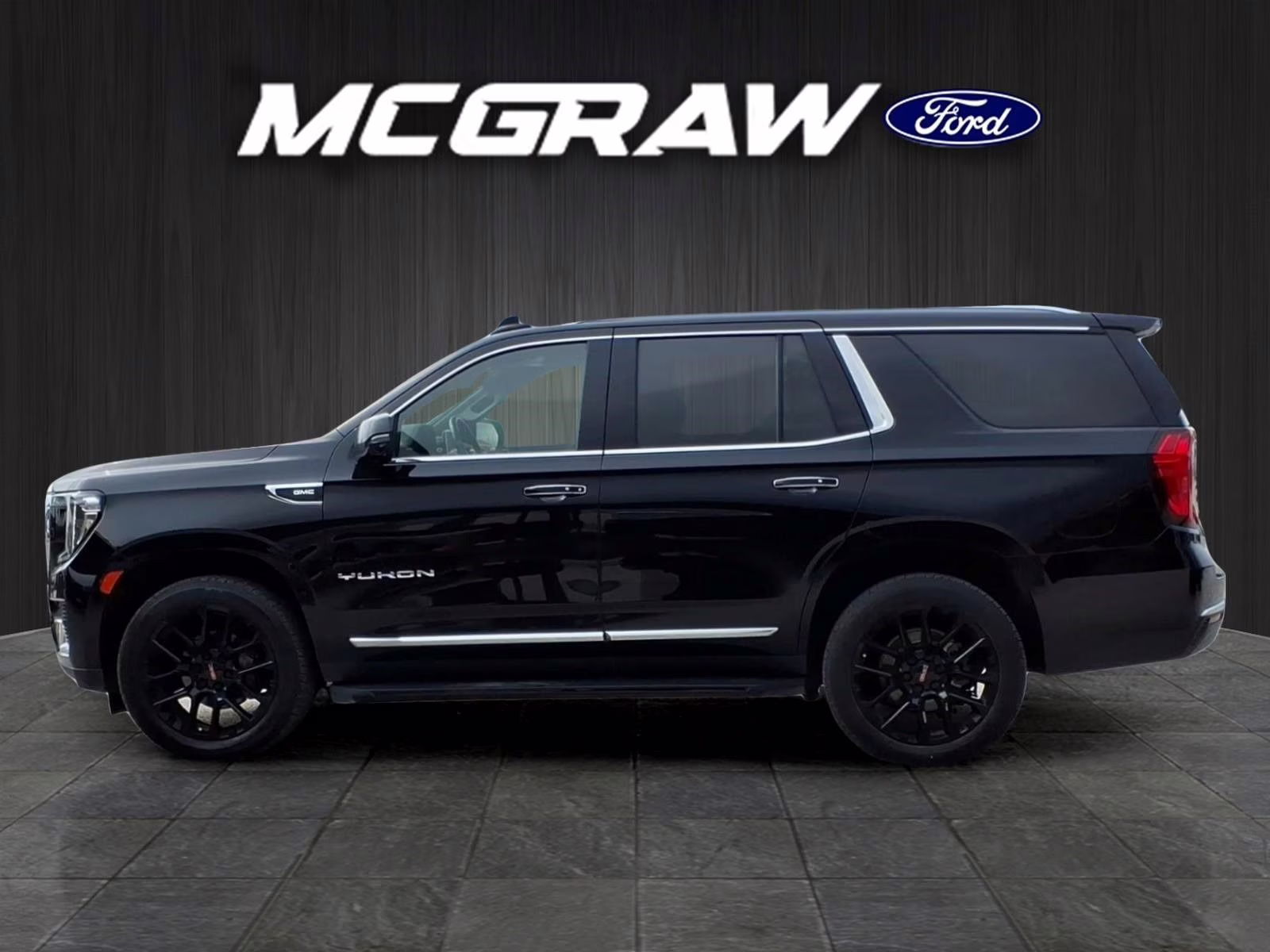 2022 Onyx Black GMC Yukon SLT 4X4 SUV
