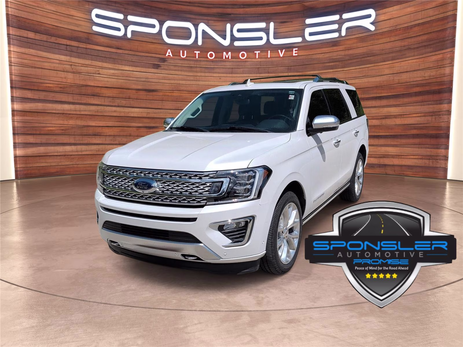 2019 White Platinum Metallic Tri-Coat Ford Expedition Platinum 4X4 Crossover