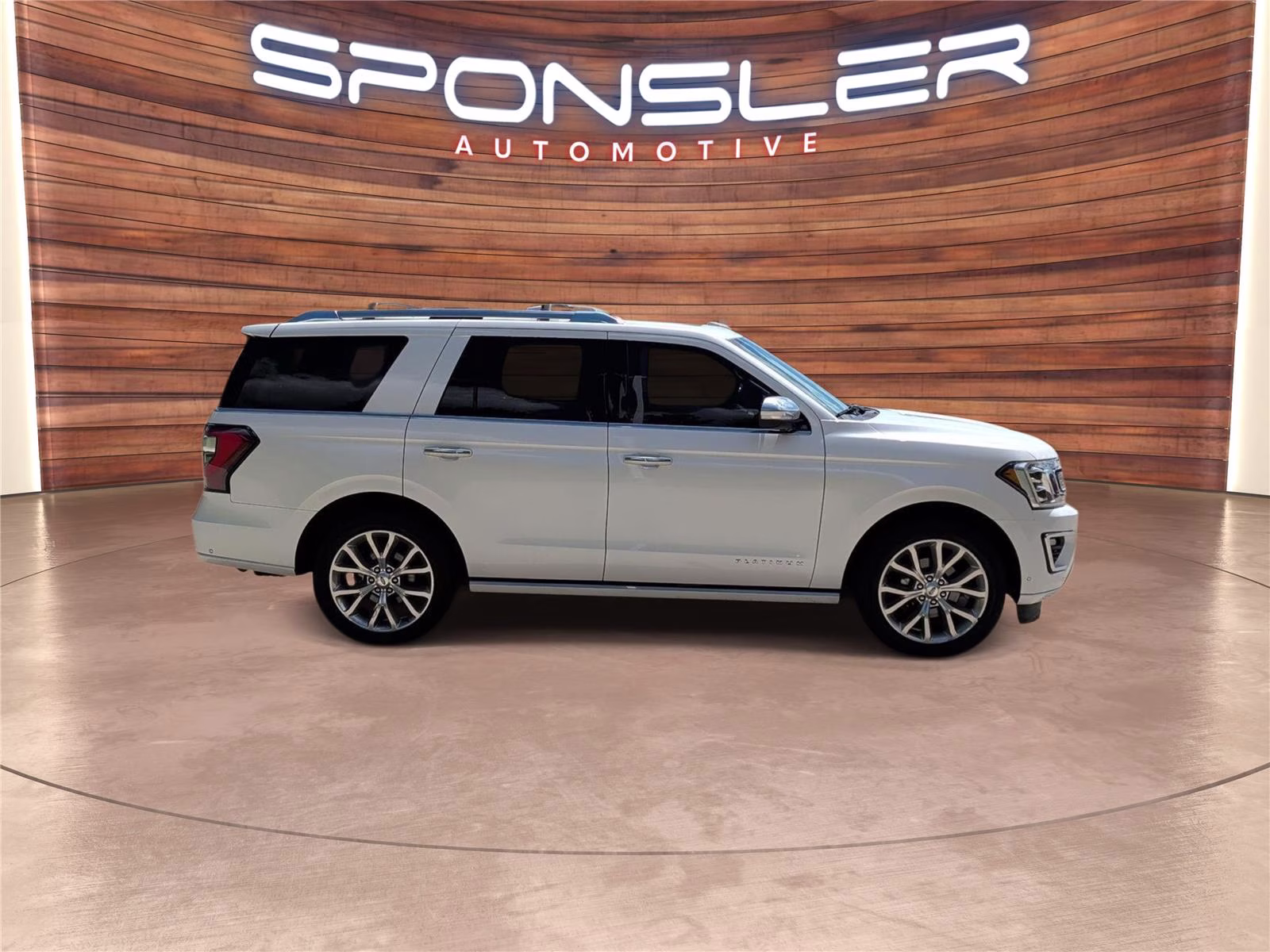2019 White Platinum Metallic Tri-Coat Ford Expedition Platinum 4X4 Crossover