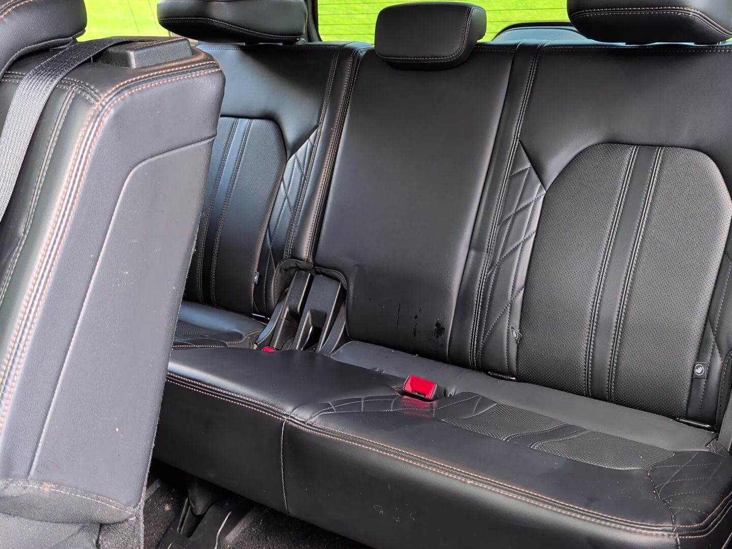 2019 White Platinum Metallic Tri-Coat Ford Expedition Platinum 4X4 Crossover