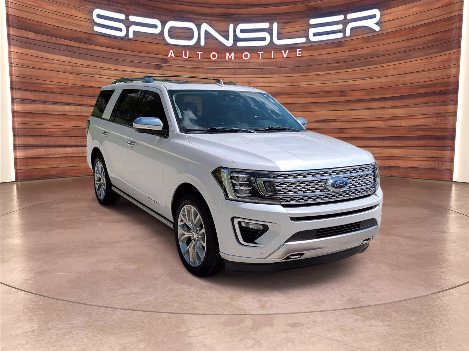 2019 White Platinum Metallic Tri-Coat Ford Expedition Platinum 4X4 Crossover