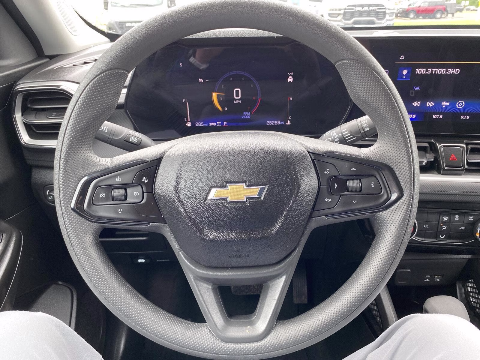 2025 Summit White Chevrolet Trailblazer LT AWD SUV
