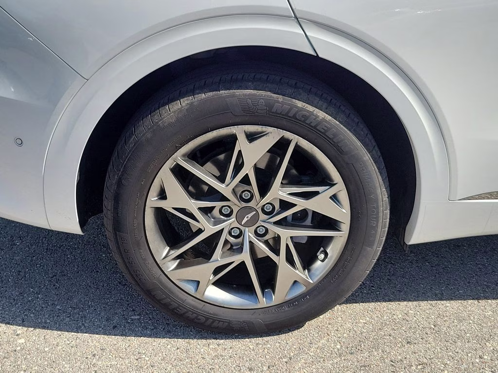 2022 Uyuni White Genesis GV70 2.5T ADVANCED AWD SUV