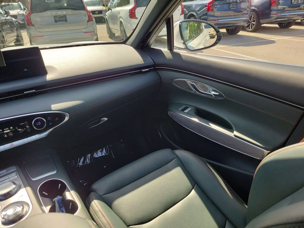 2022 Uyuni White Genesis GV70 2.5T ADVANCED AWD SUV
