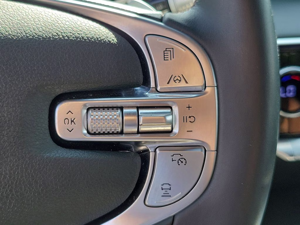 2022 Uyuni White Genesis GV70 2.5T ADVANCED AWD SUV
