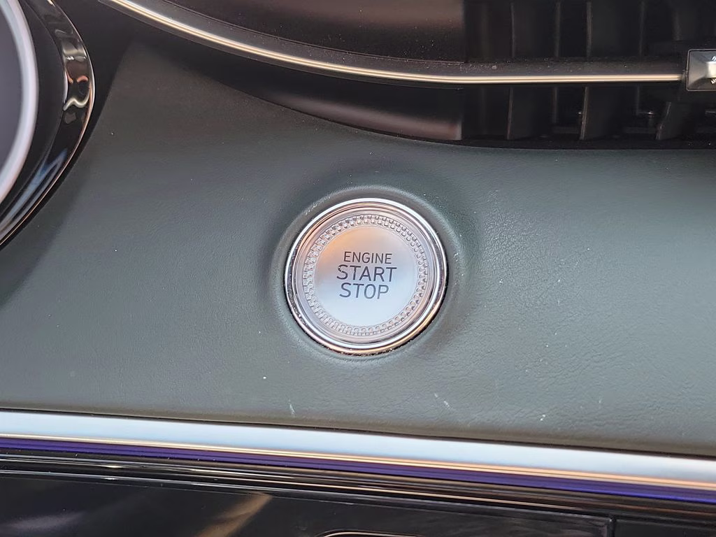 2022 Uyuni White Genesis GV70 2.5T ADVANCED AWD SUV
