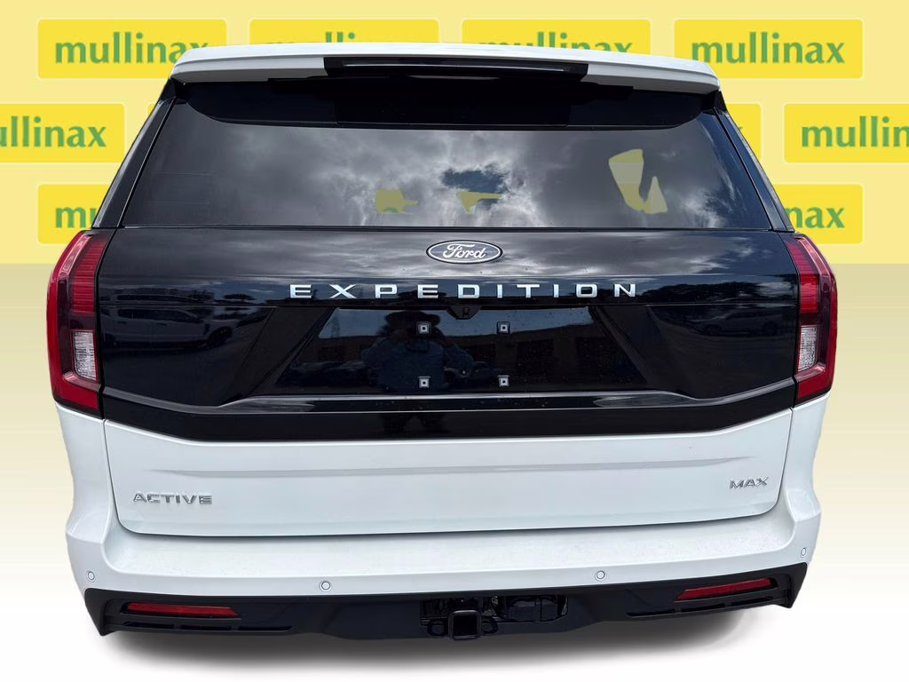 2026 Star White Metallic Tri-Coat Ford Expedition Max Active RWD SUV