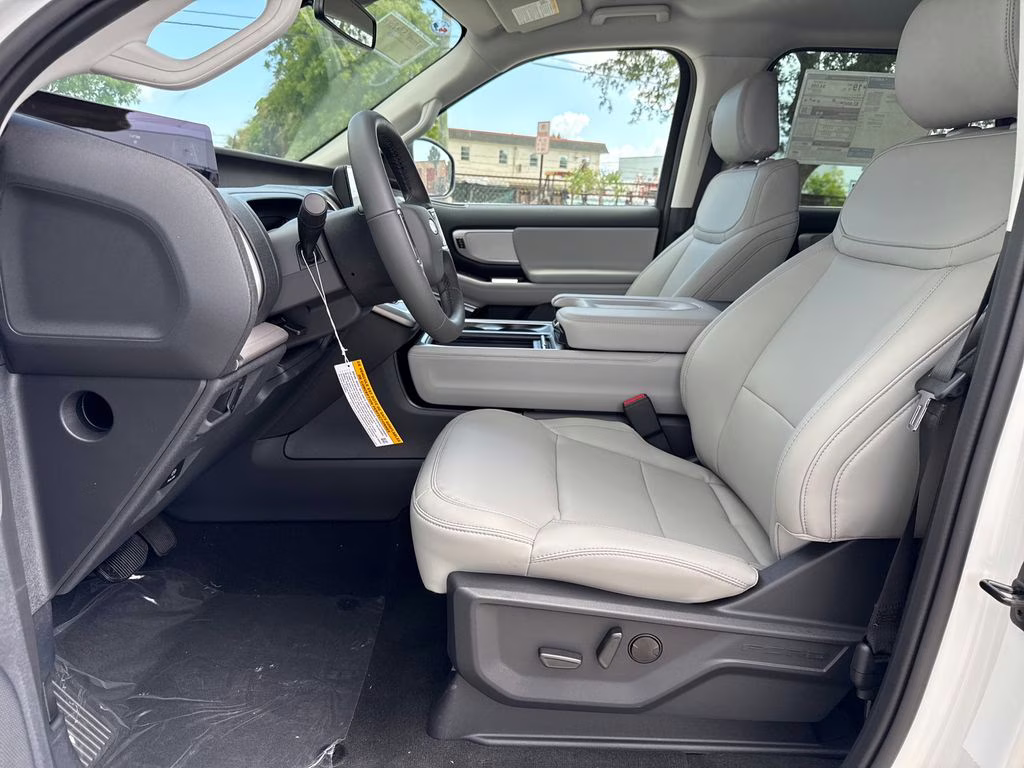 2026 Star White Metallic Tri-Coat Ford Expedition Max Active RWD SUV