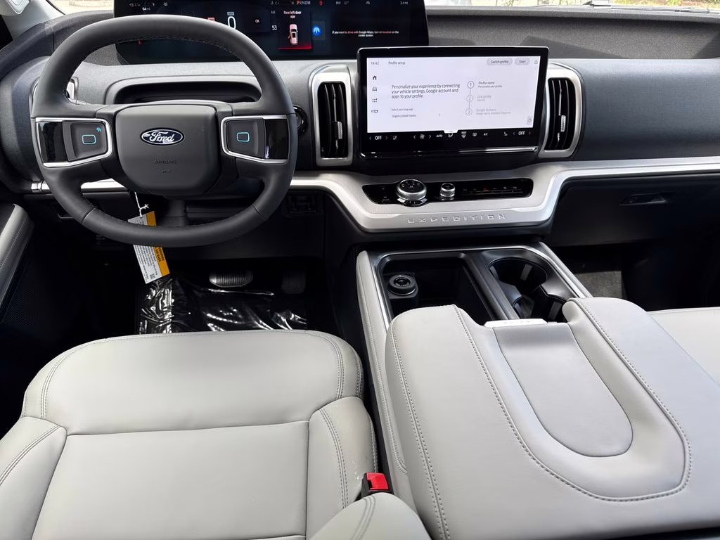 2026 Star White Metallic Tri-Coat Ford Expedition Max Active RWD SUV