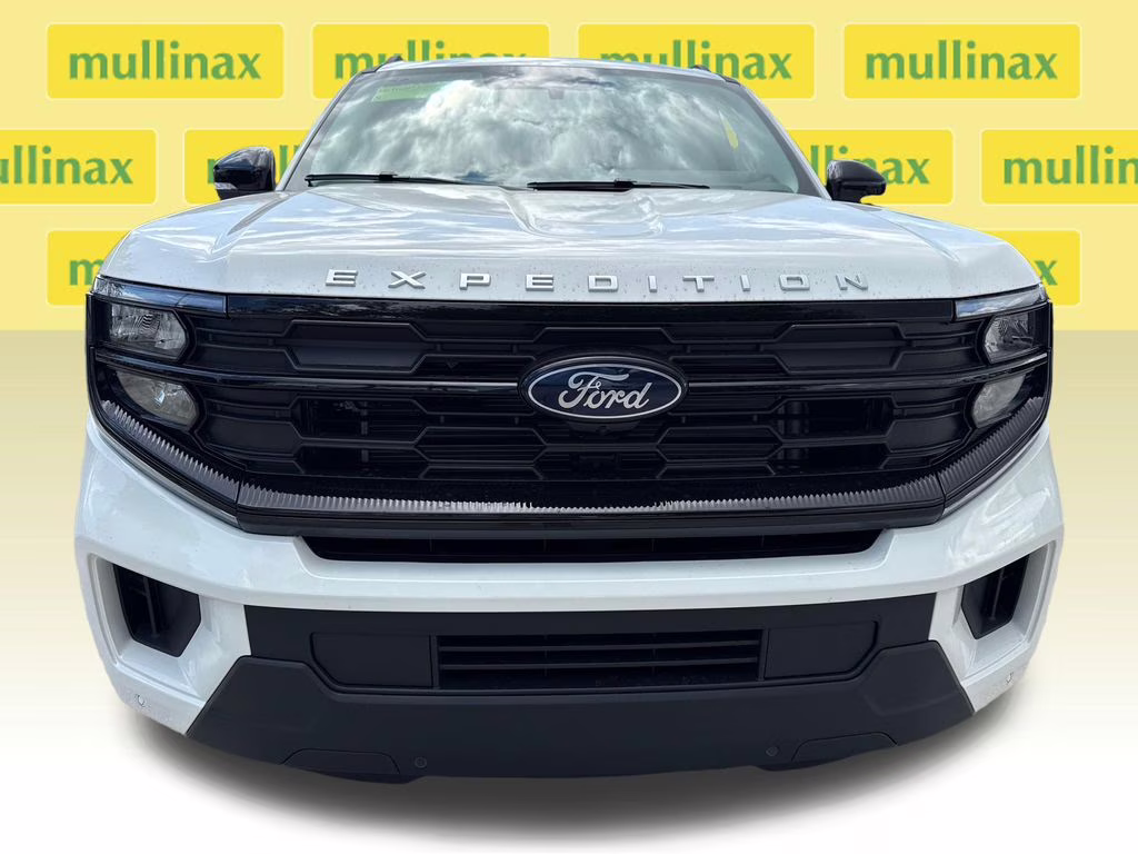 2026 Star White Metallic Tri-Coat Ford Expedition Max Active RWD SUV