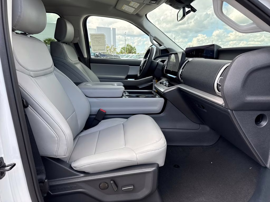 2026 Star White Metallic Tri-Coat Ford Expedition Max Active RWD SUV