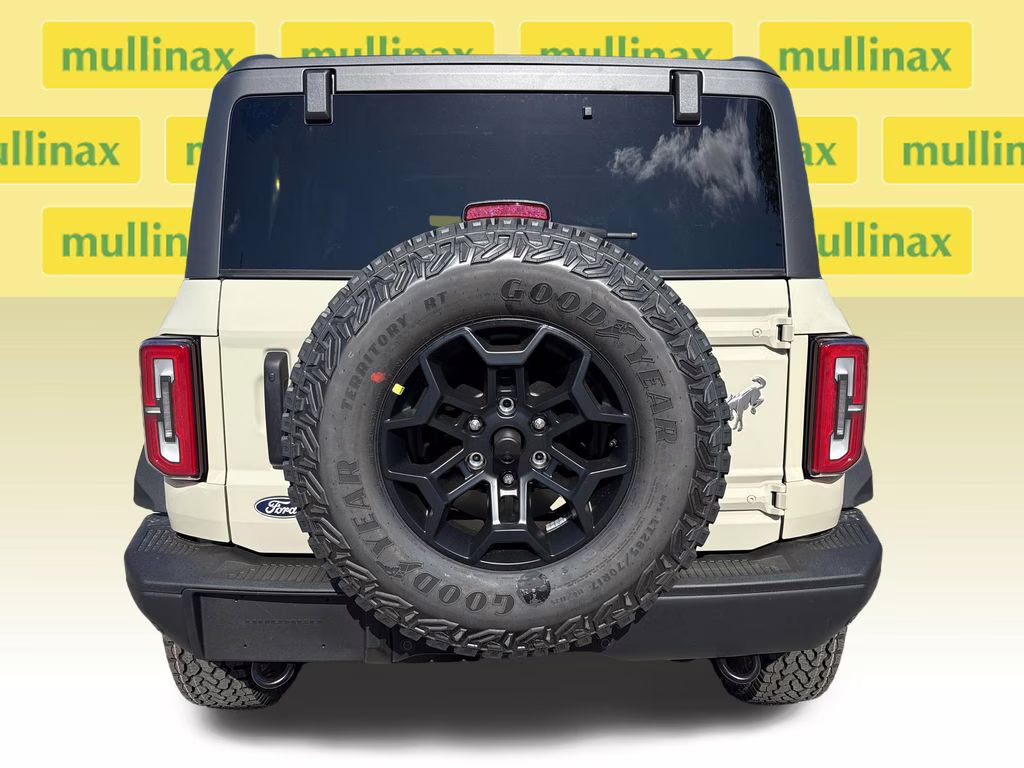 2026 Desert Sand Ford Bronco Badlands 4X4 SUV