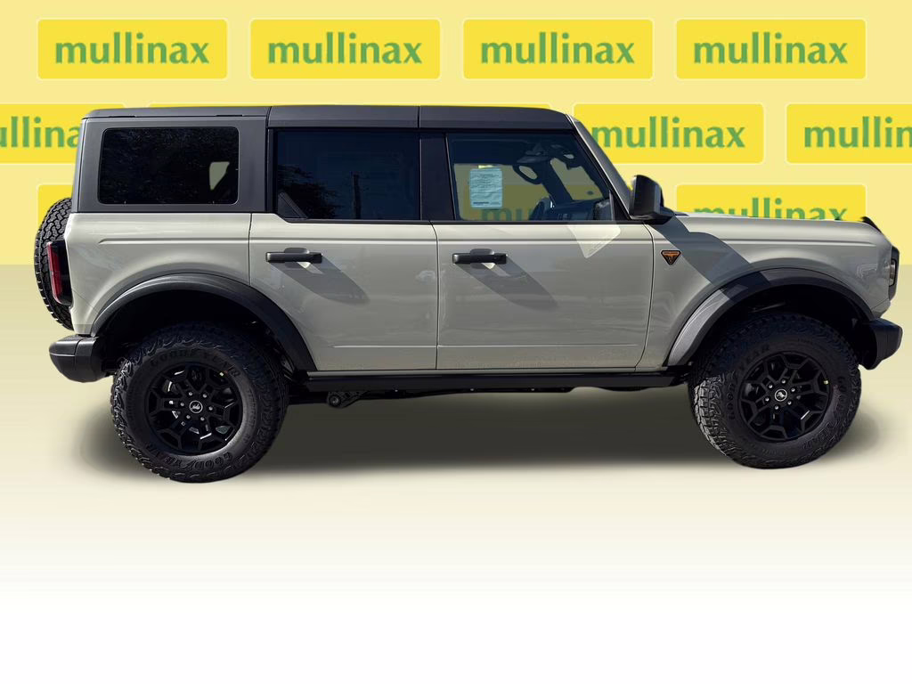 2026 Desert Sand Ford Bronco Badlands 4X4 SUV