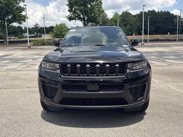 2026 Diamond Black Crystal Pearlcoat Jeep Grand Cherokee Laredo Altitude RWD SUV
