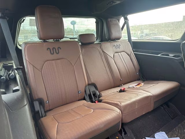 2024 White Metallic Ford Expedition Max King Ranch 4X4 SUV