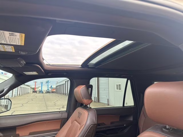 2024 White Metallic Ford Expedition Max King Ranch 4X4 SUV