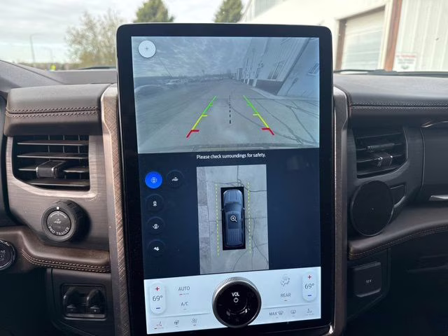 2024 White Metallic Ford Expedition Max King Ranch 4X4 SUV