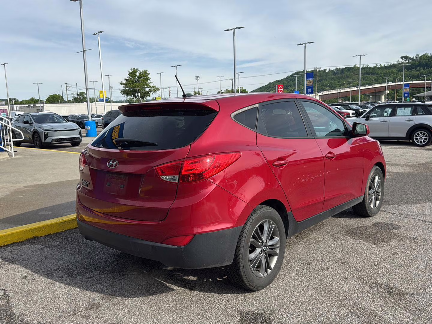 2015 Garnet Red Mica Hyundai Tucson GLS FWD SUV