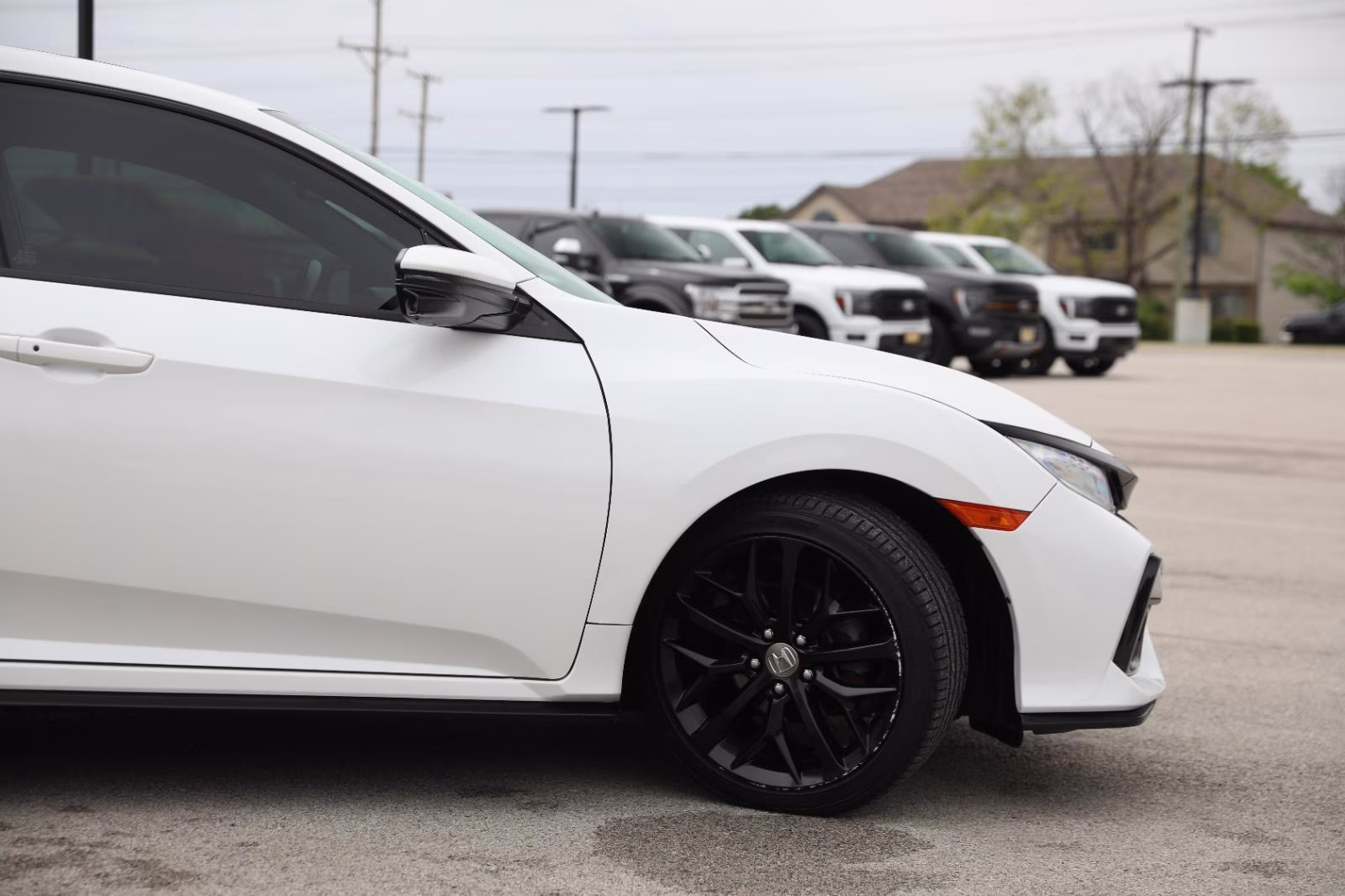 2020 Platinum White Pearl Honda Civic Hatchback SPORT TOURING FWD 5DR HB SPORT TOUR CV