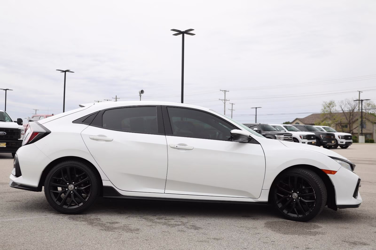 2020 Platinum White Pearl Honda Civic Hatchback SPORT TOURING FWD 5DR HB SPORT TOUR CV