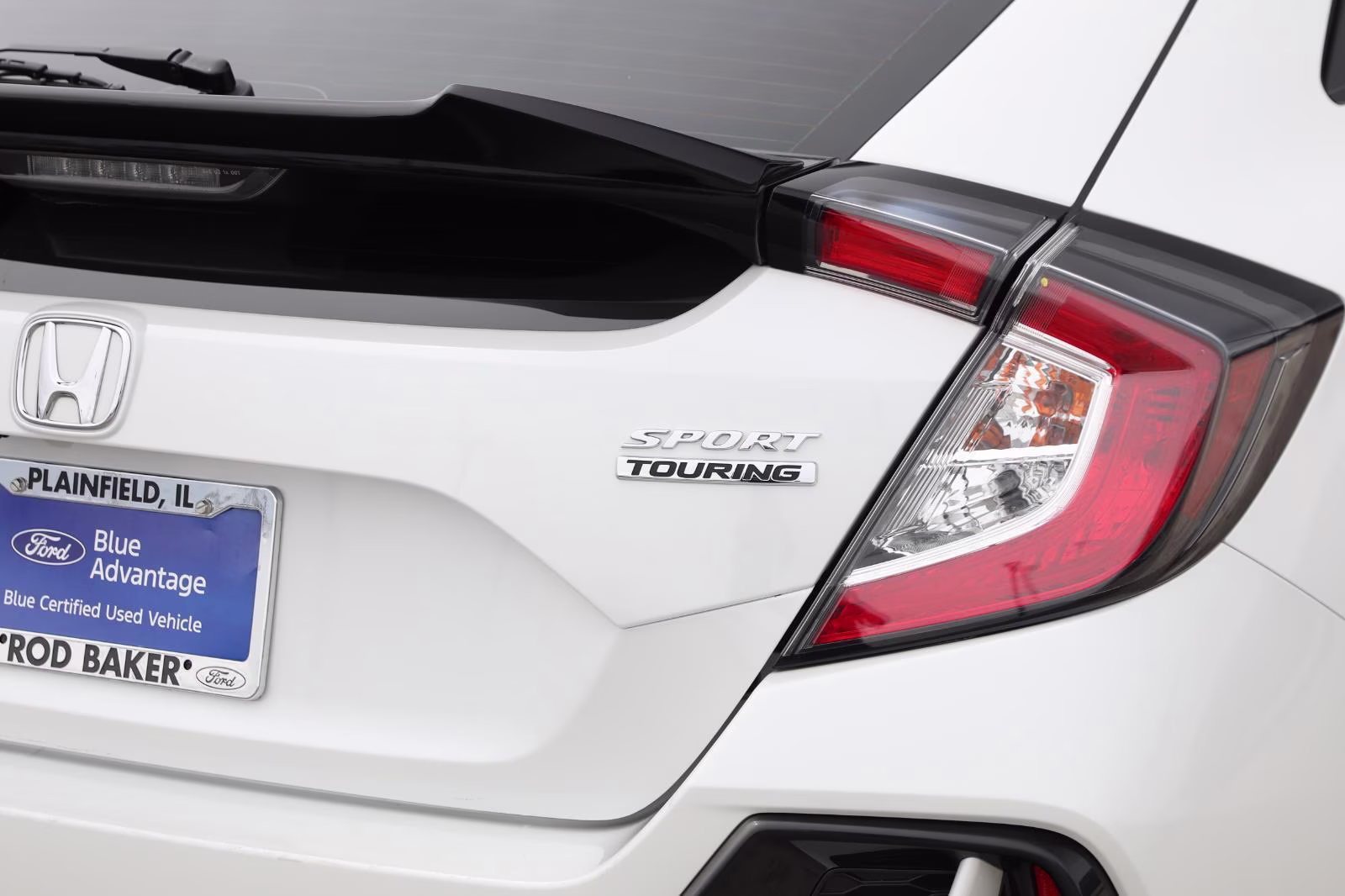 2020 Platinum White Pearl Honda Civic Hatchback SPORT TOURING FWD 5DR HB SPORT TOUR CV
