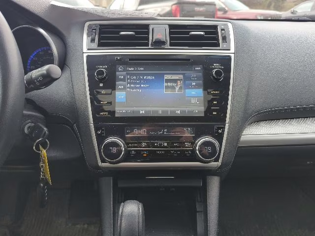 2018 Ice Silver Metallic Subaru Outback 2.5i Premium AWD SUV