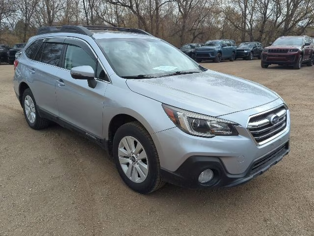2018 Ice Silver Metallic Subaru Outback 2.5i Premium AWD SUV