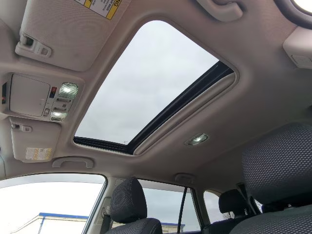 2018 Ice Silver Metallic Subaru Outback 2.5i Premium AWD SUV