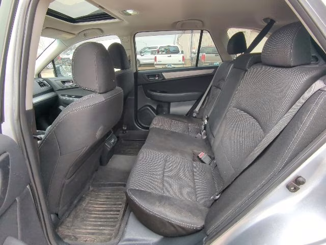 2018 Ice Silver Metallic Subaru Outback 2.5i Premium AWD SUV