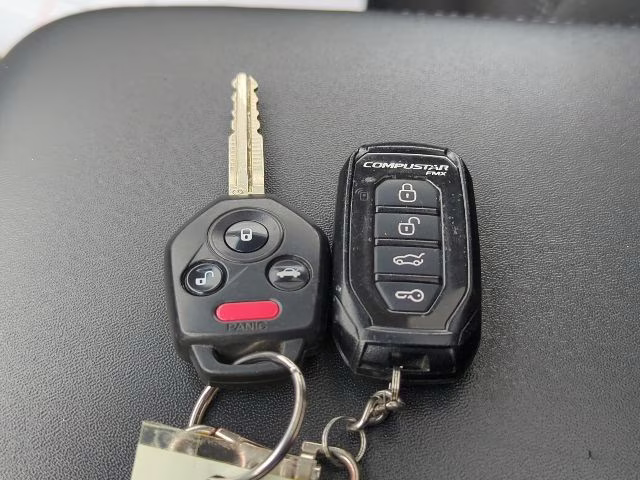 2018 Ice Silver Metallic Subaru Outback 2.5i Premium AWD SUV