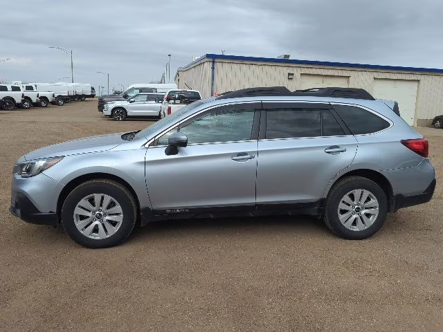 2018 Ice Silver Metallic Subaru Outback 2.5i Premium AWD SUV