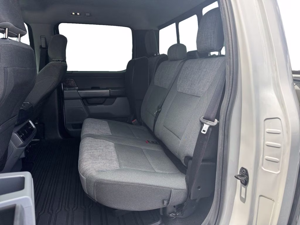 2023 Oxford White Ford F-150 XLT 4X4 Truck