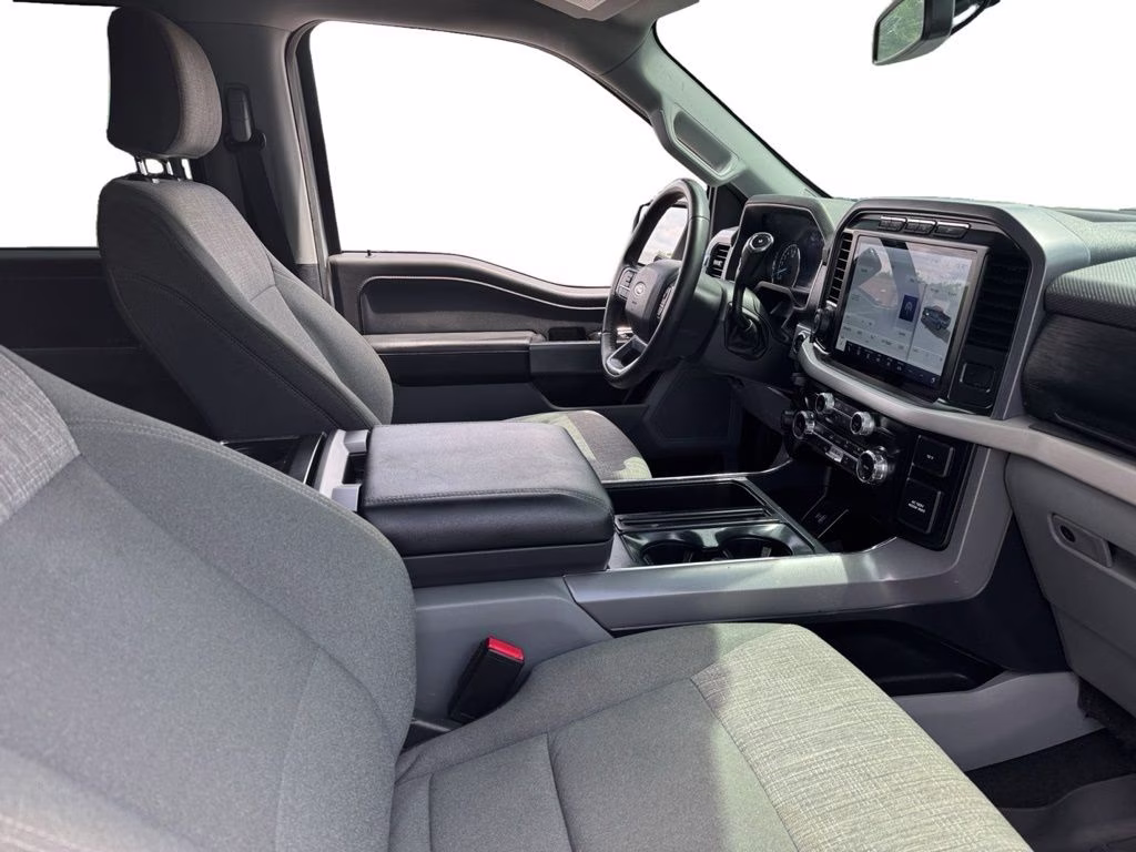 2023 Oxford White Ford F-150 XLT 4X4 Truck