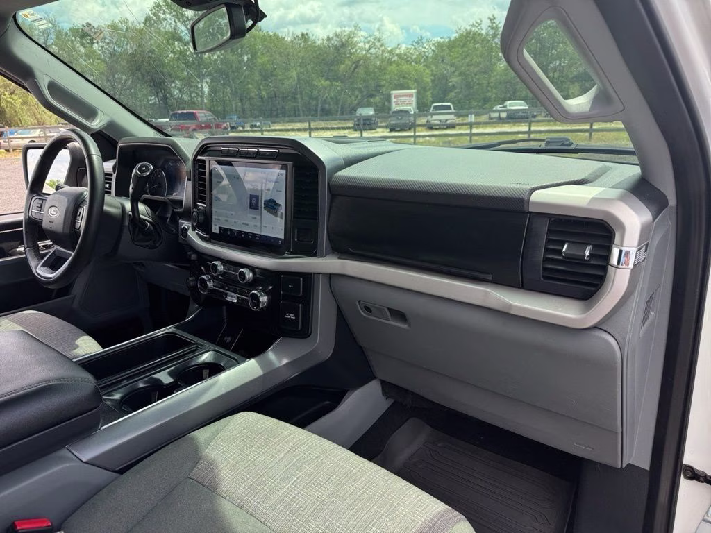2023 Oxford White Ford F-150 XLT 4X4 Truck
