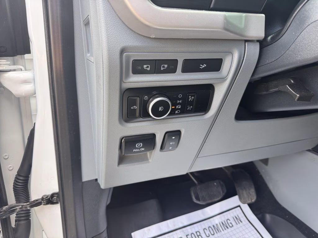 2023 Oxford White Ford F-150 XLT 4X4 Truck