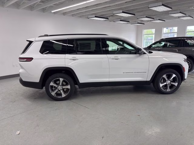 2026 Bright White Clearcoat Jeep Grand Cherokee L Limited 4X4 SUV