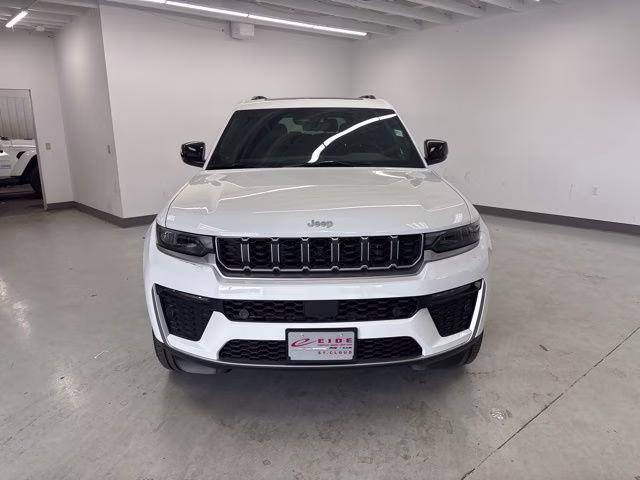2026 Bright White Clearcoat Jeep Grand Cherokee L Limited 4X4 SUV